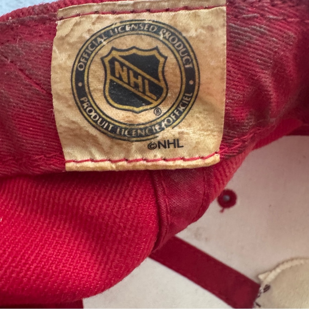 Vintage Detroit Red Wings ANNCO Leather Patch Adjustable Cap 90s– Fair Condition - Picture 11 of 11